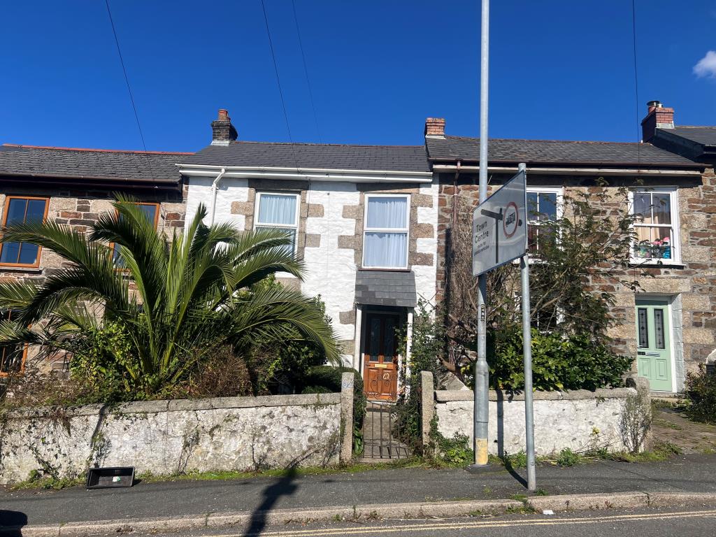Lot: 151 - TERRACED HOUSE FOR UPDATING - Front elevation
